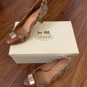 Coach Heeled Pumps